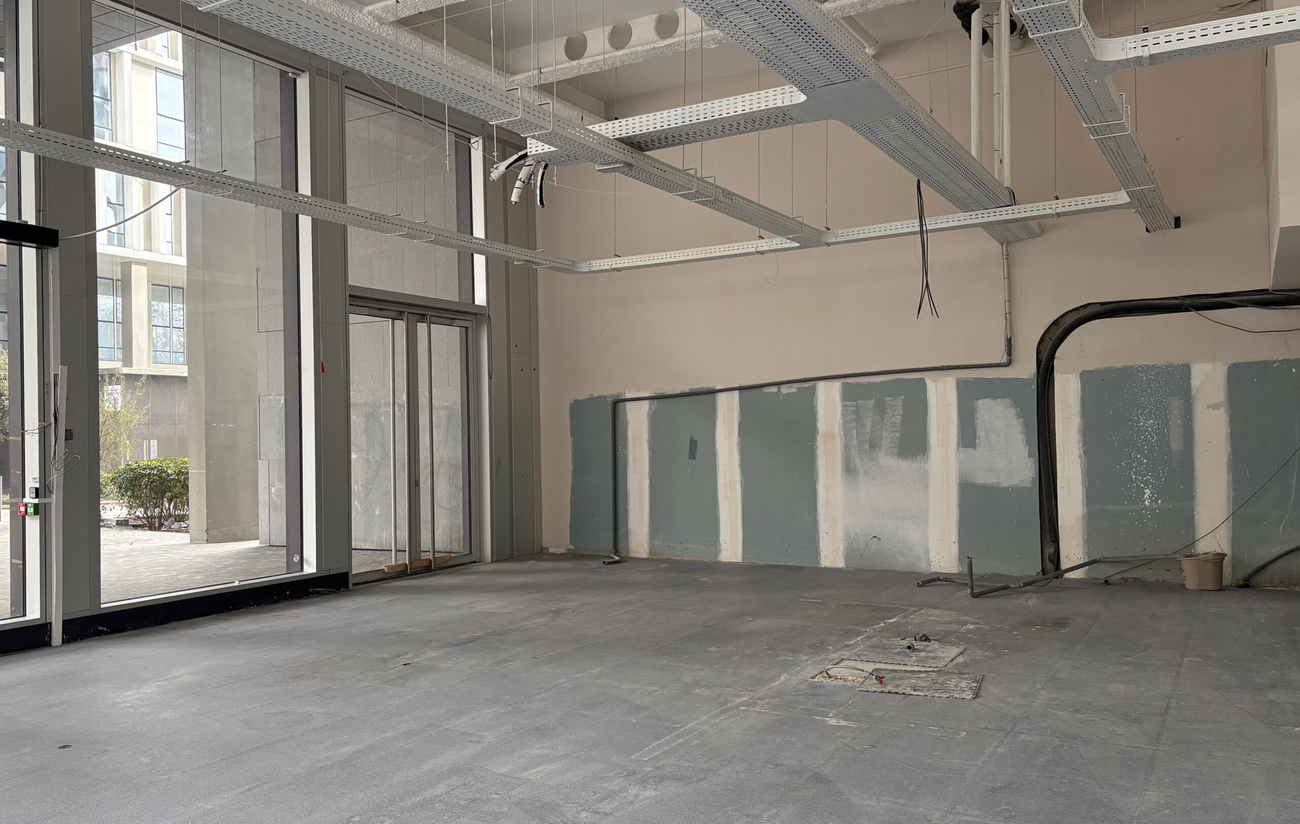 Loft_53_golf_indoor_simulateur_trackman_avant_travaux_ouverture_2026_petit Loft 53 golf indoor avec simulateur trackman avant les travaux