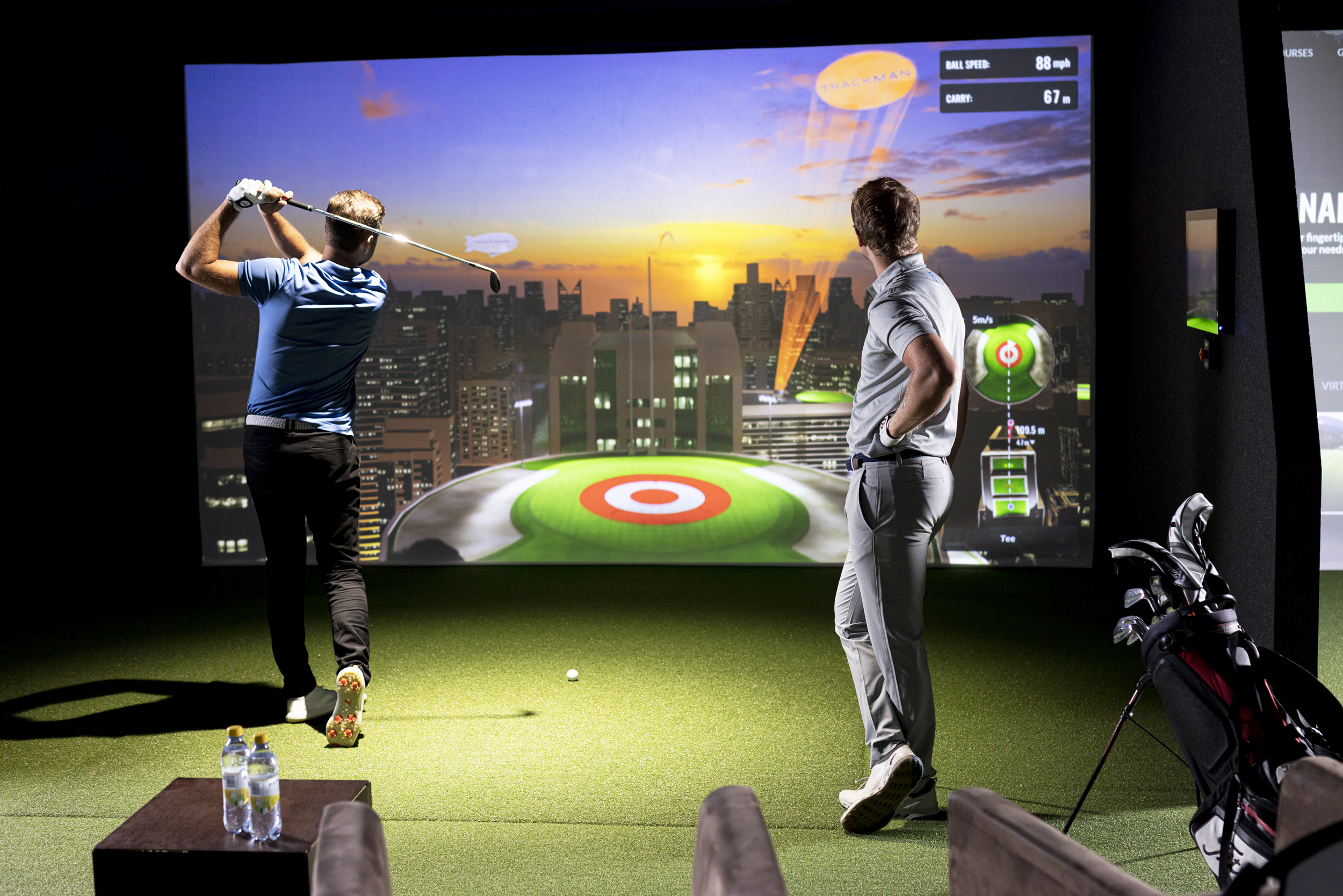 Loft 53 golf indoor à Paris 13 pour se perfectionner ou découvrir une expérience immersive