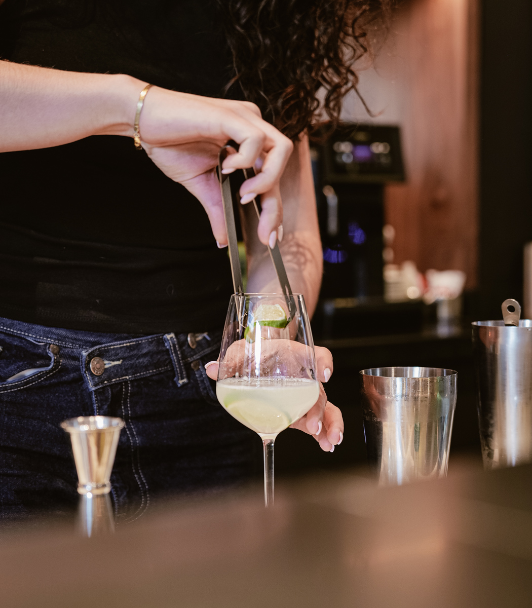 Bar, cocktail, vin et sirop